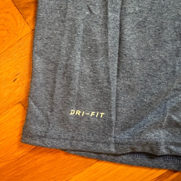 Nike Men's Dri-Fit Anti-Odor Blue Athletic T-Shirt - Picture 5 of 5